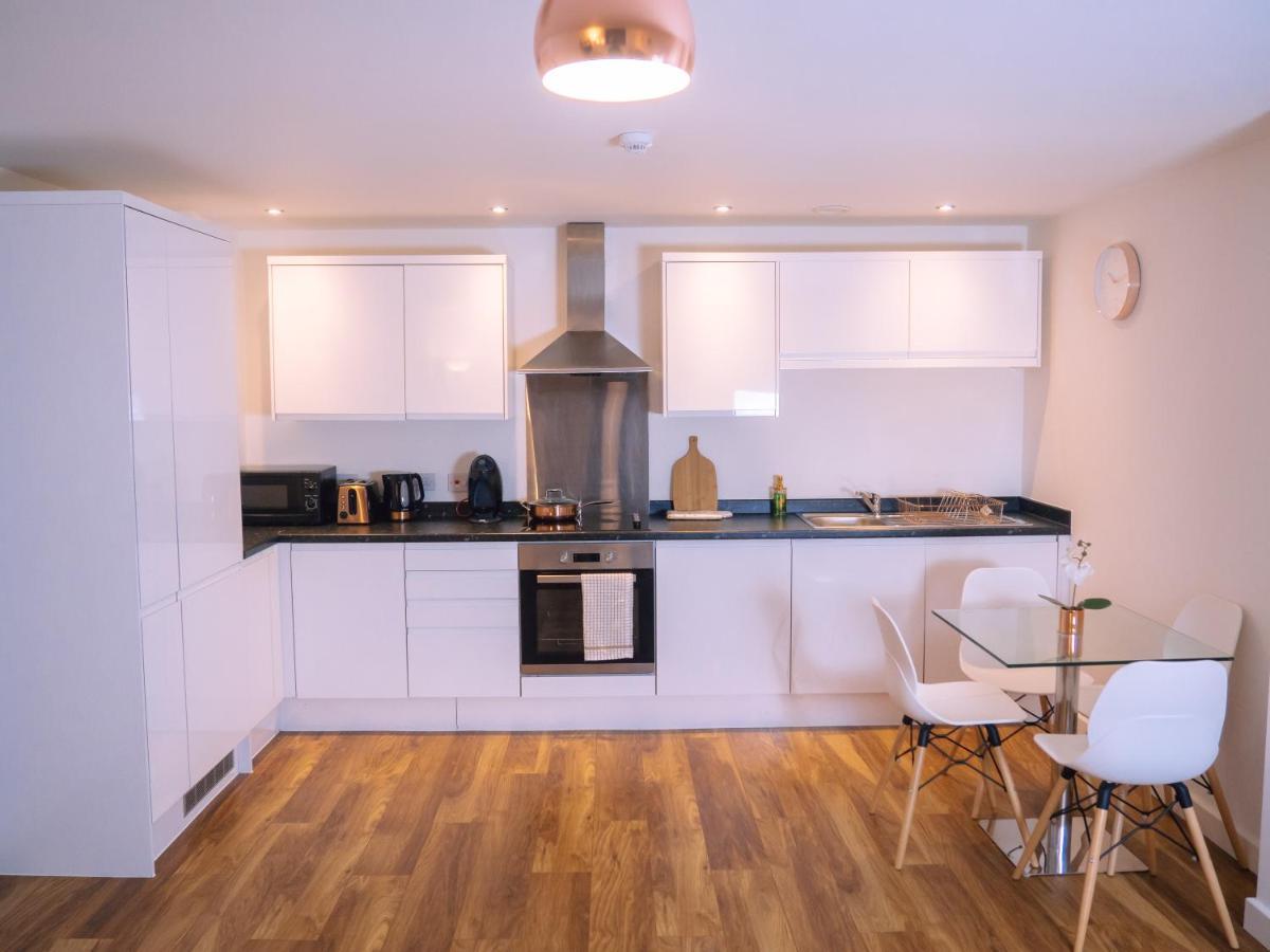 Modern Two Bed Apartment Near Stadium Manchester Esterno foto